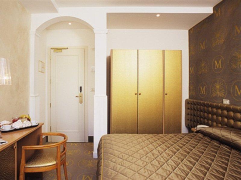 M Glamour Hotel ガビッチェ・マーレ エクステリア 写真